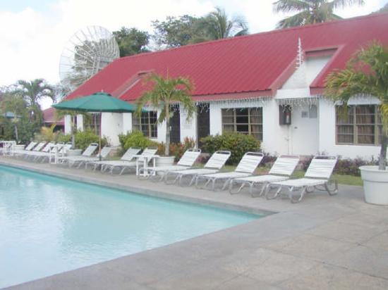 poolside-rooms